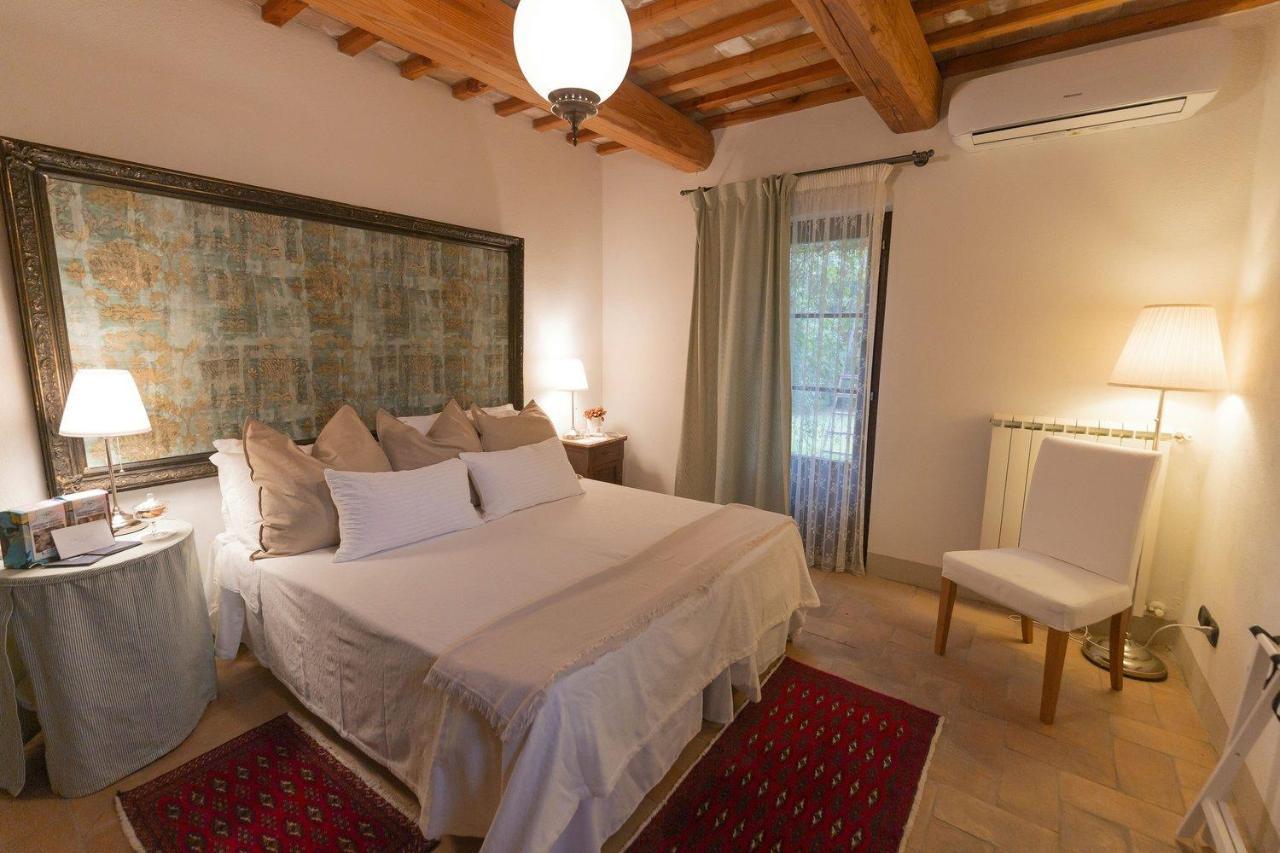 Agriturismo Borgo Di Campagna Il Tesoro Torre Alfina エクステリア 写真