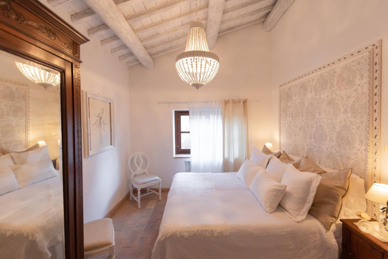 Agriturismo Borgo Di Campagna Il Tesoro Torre Alfina エクステリア 写真