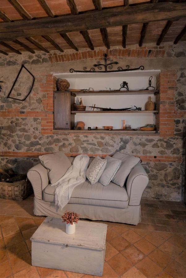 Agriturismo Borgo Di Campagna Il Tesoro Torre Alfina エクステリア 写真