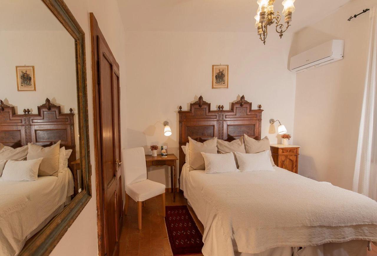 Agriturismo Borgo Di Campagna Il Tesoro Torre Alfina エクステリア 写真